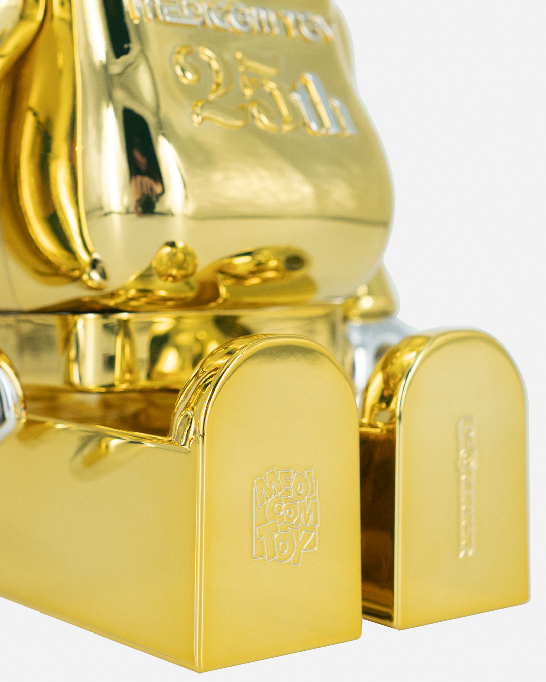 Bearbrick Medicom Toy 25th Anniversary 100% & 400% Set Gold Chrome